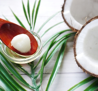 11 idej, kako lahko uporabiš kokosovo olje za osebno nego